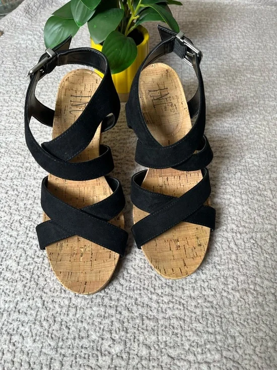 INC International Concepts Black Cork-Trim Crisscross Sandals 8 1/2 - Picture 12 of 13